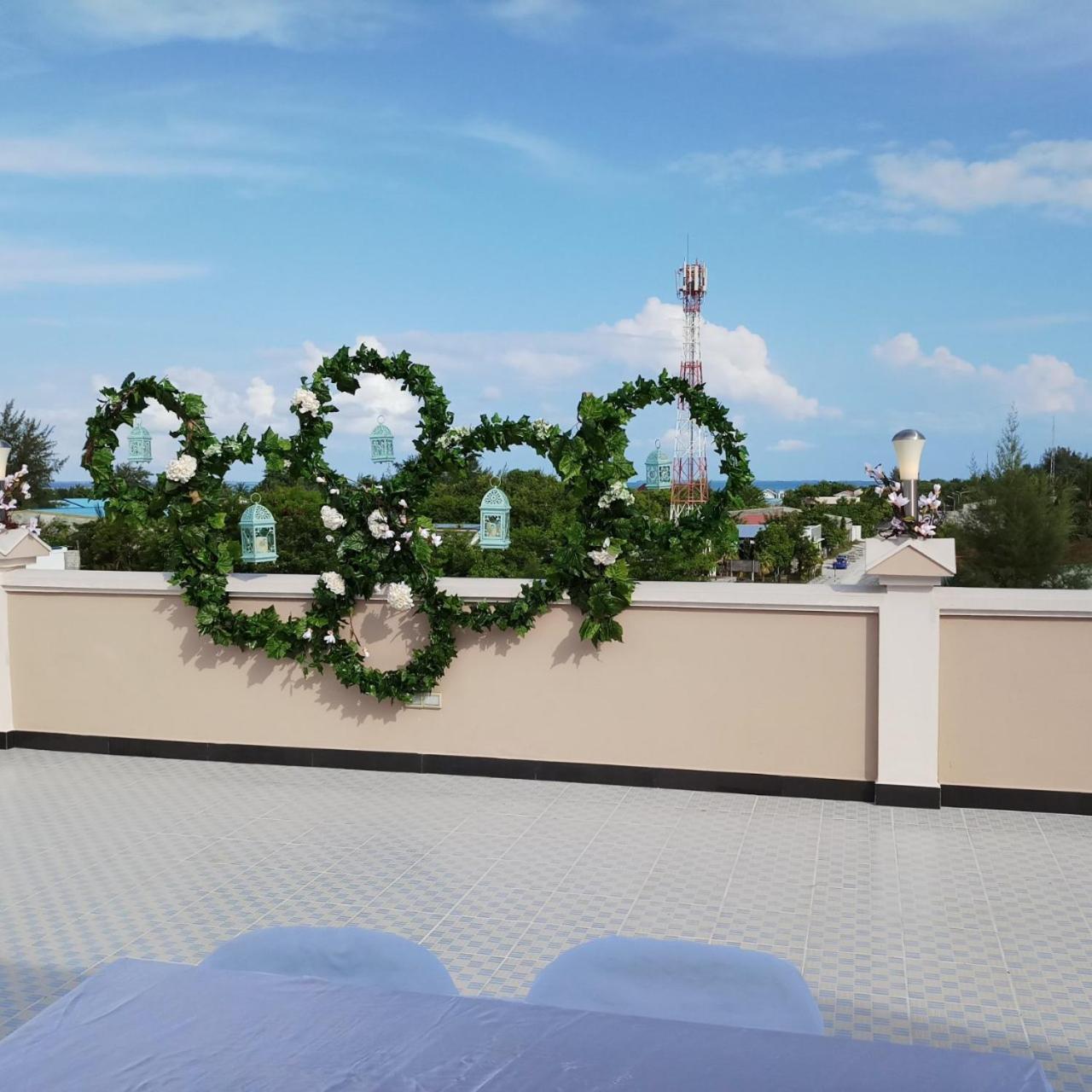 Abuharee Grand Hotel Addu Atoll Kültér fotó