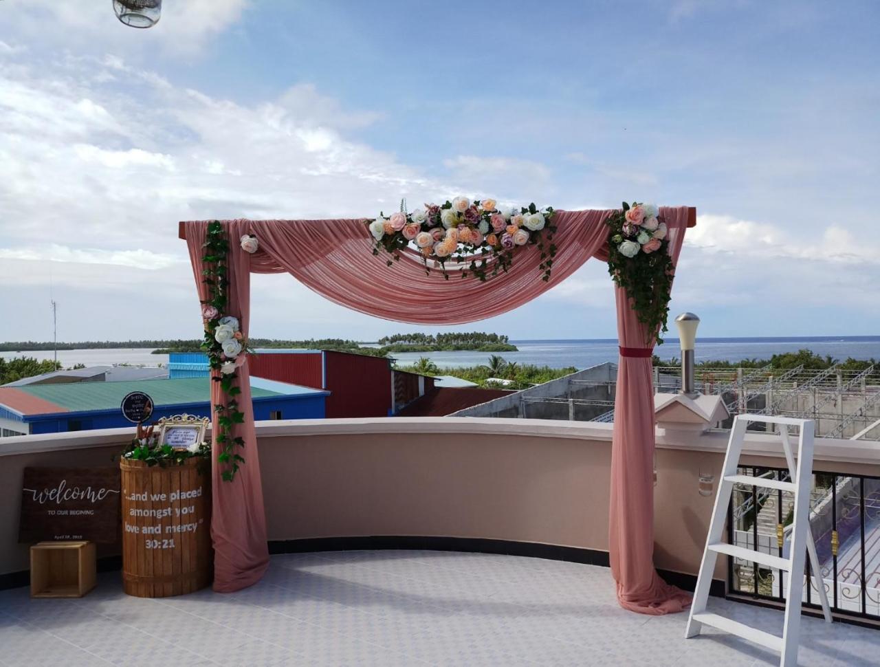 Abuharee Grand Hotel Addu Atoll Kültér fotó