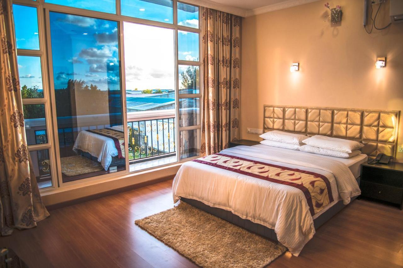 Abuharee Grand Hotel Addu Atoll Kültér fotó