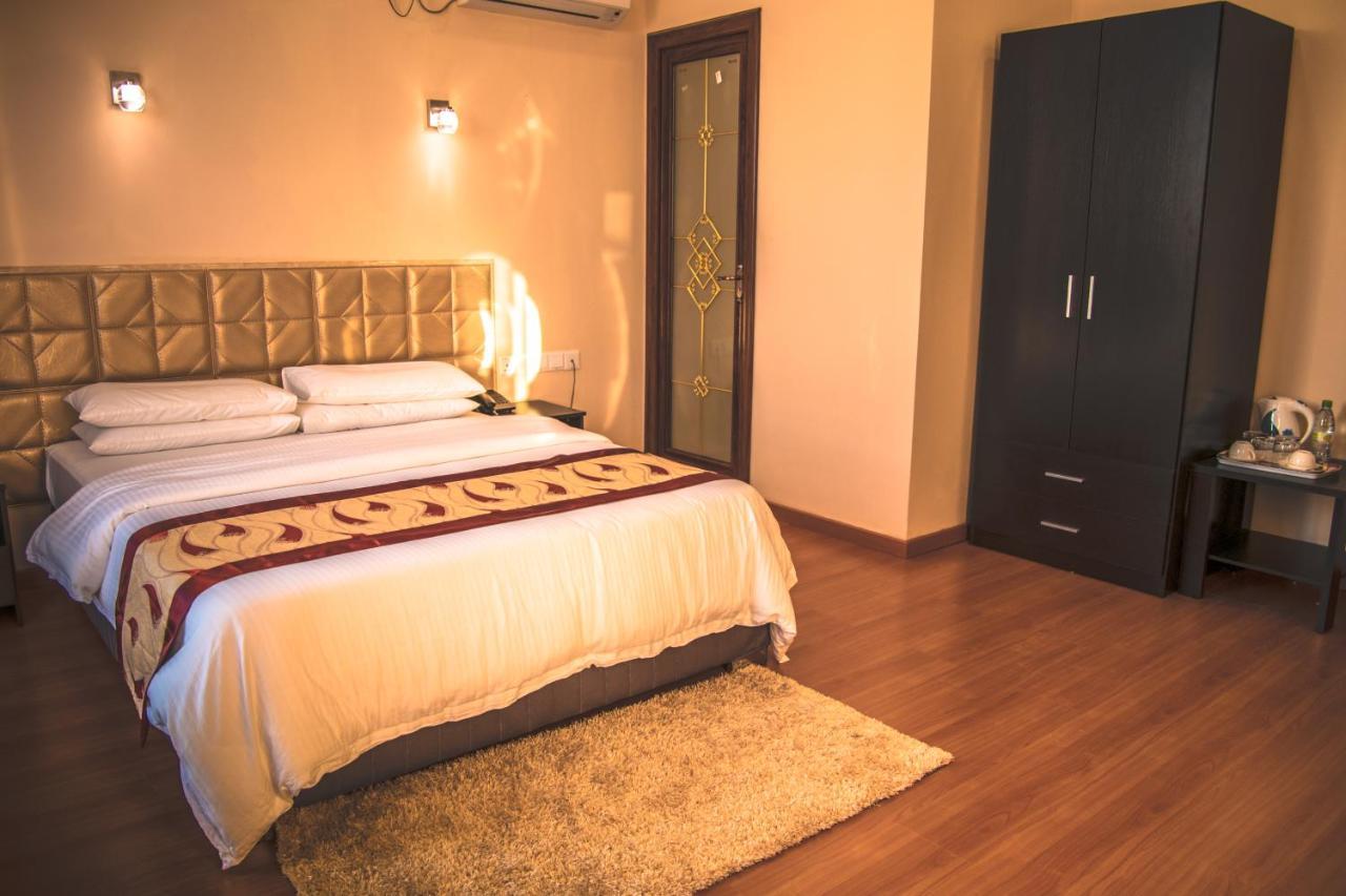 Abuharee Grand Hotel Addu Atoll Kültér fotó