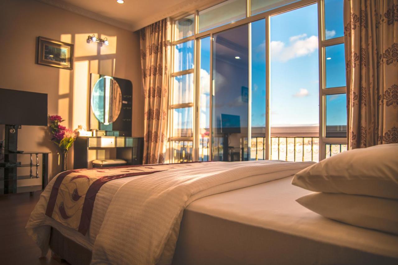 Abuharee Grand Hotel Addu Atoll Kültér fotó