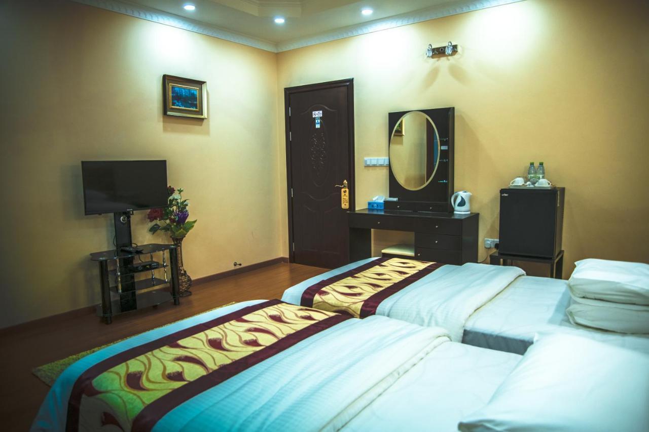 Abuharee Grand Hotel Addu Atoll Kültér fotó