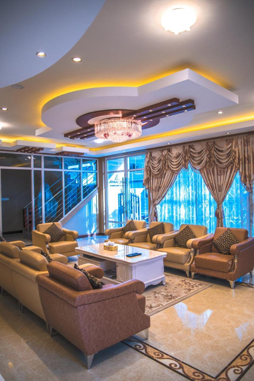 Abuharee Grand Hotel Addu Atoll Kültér fotó