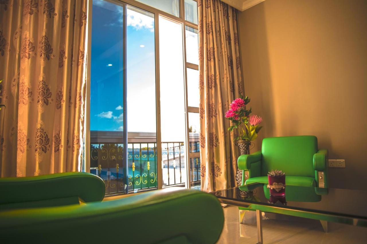 Abuharee Grand Hotel Addu Atoll Kültér fotó