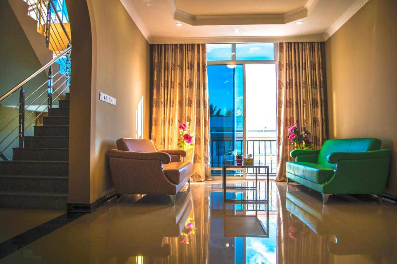 Abuharee Grand Hotel Addu Atoll Kültér fotó