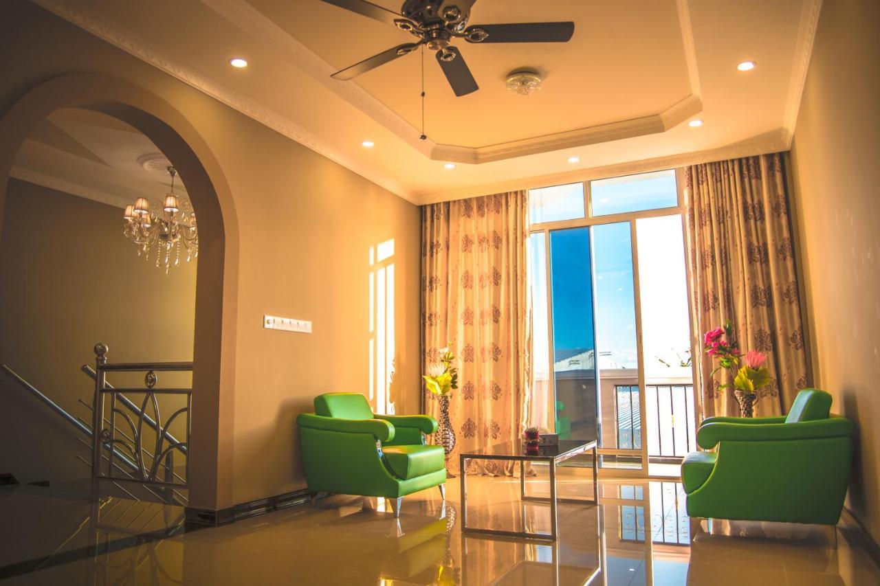 Abuharee Grand Hotel Addu Atoll Kültér fotó