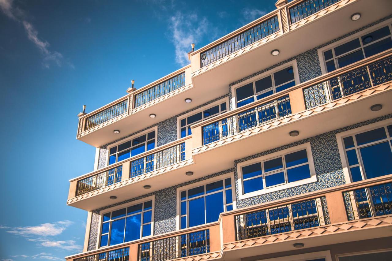 Abuharee Grand Hotel Addu Atoll Kültér fotó
